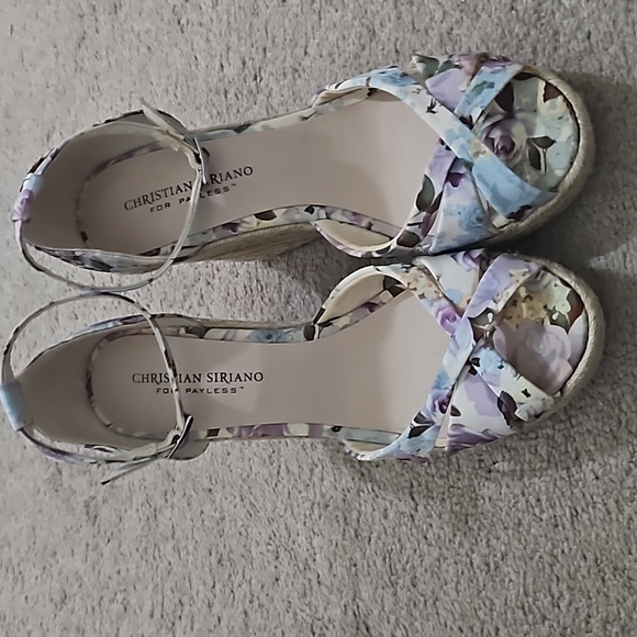 Floral Wedges - Picture 3 of 6